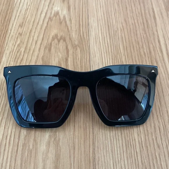 DEZI | Accessories | Dezi Fall Back Sunglasses | Poshmark display picture 2